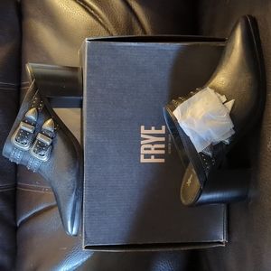 Frye Flynn Belted Mule